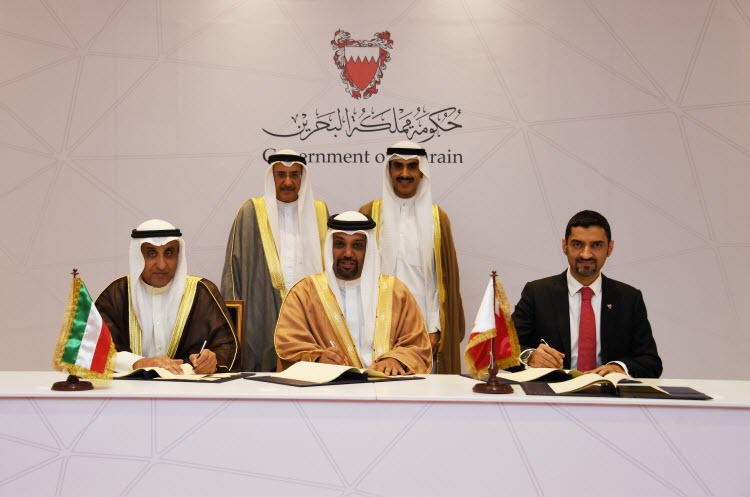الصندوق الكويتي للتنمية يوقع قرضا لتطوير شبكة كهرباء بالبحرين 